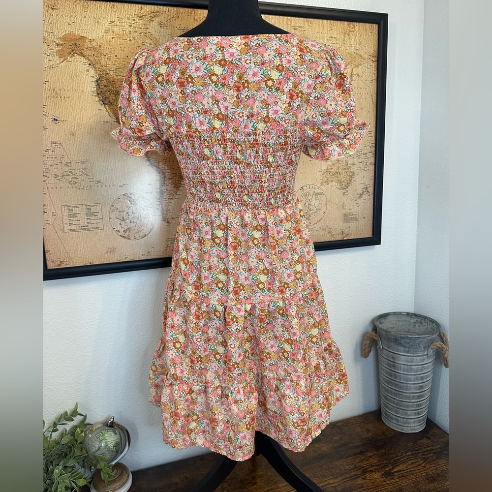 Blush floral square neck dress - Picture 2 of 7